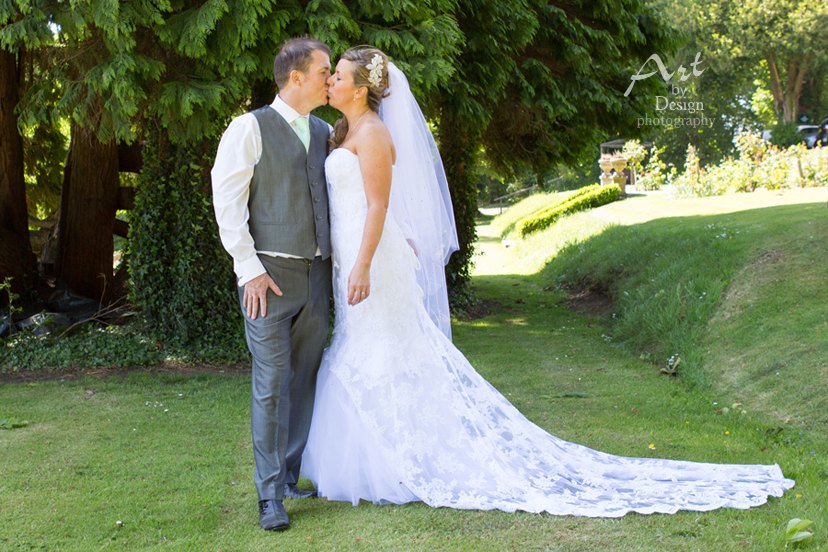 Wedding photographer coed-y-mwstwr