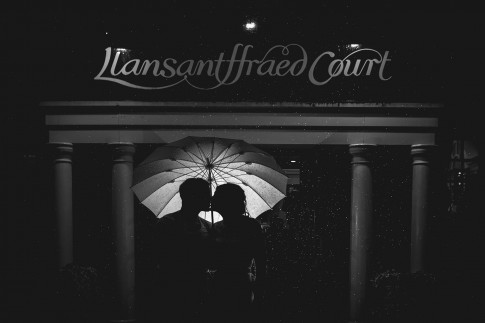 wedding photographer llansantffread court