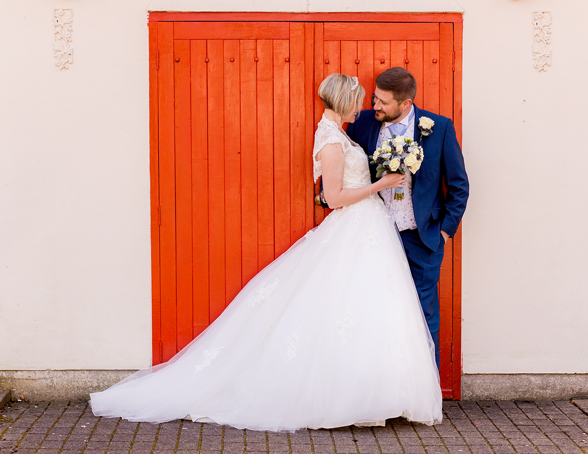 Read more about the article Court Colman Manor wedding photography | Trish & Rhodri