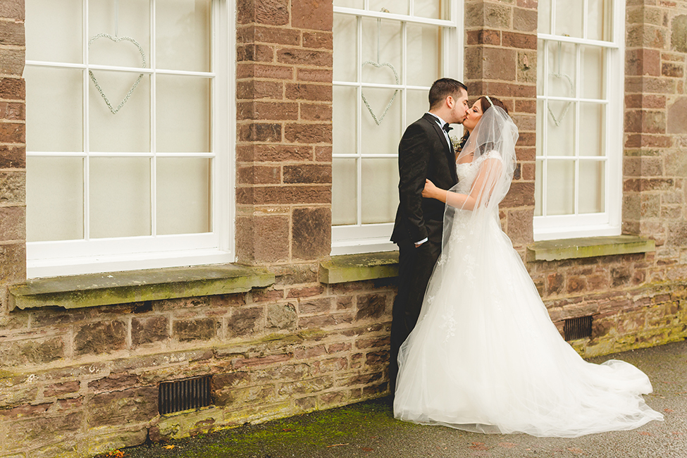 wedding photography peterstone court