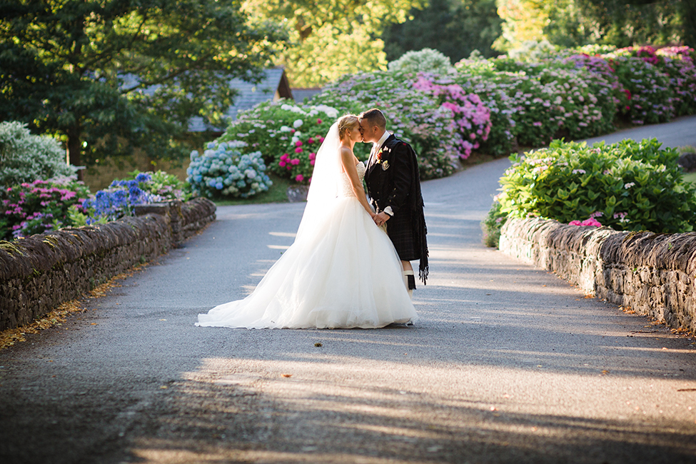 Read more about the article Miskin Manor Wedding Photographer | Art by Design