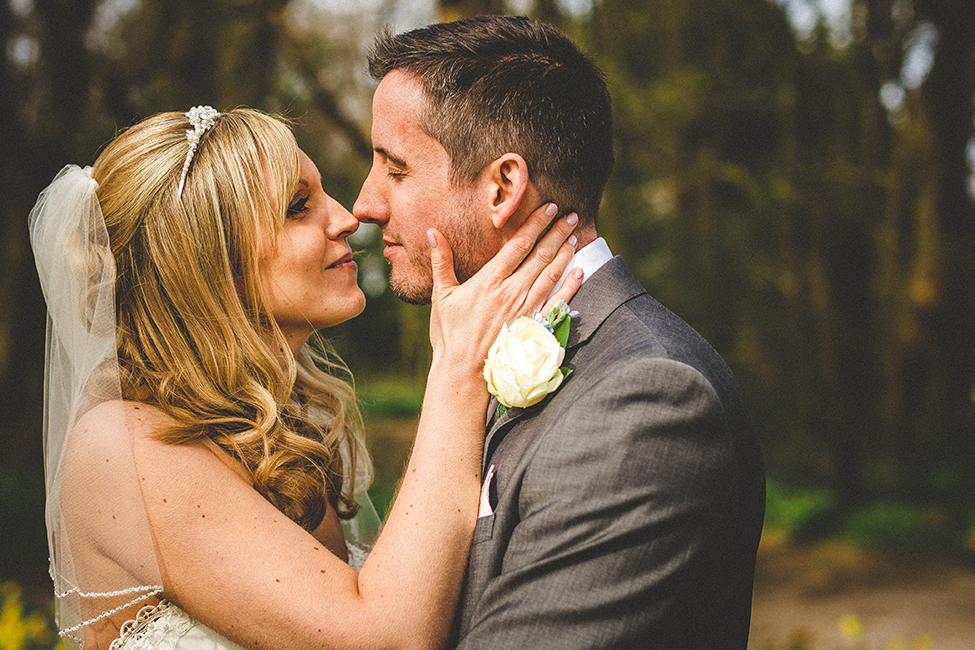 wedding photography coed-y-mwstwr hotel