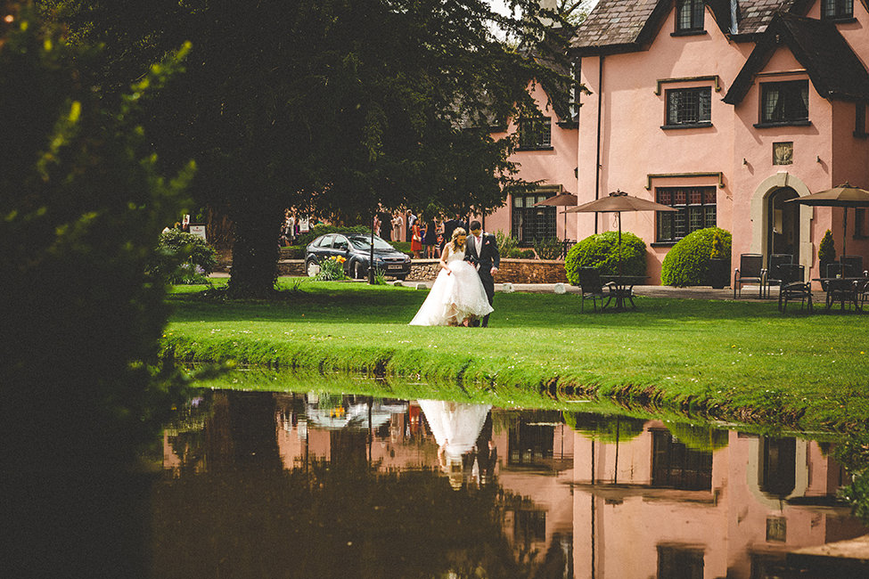 You are currently viewing Wedding Photography Cwrt Bleddyn Hotel – Art by Design