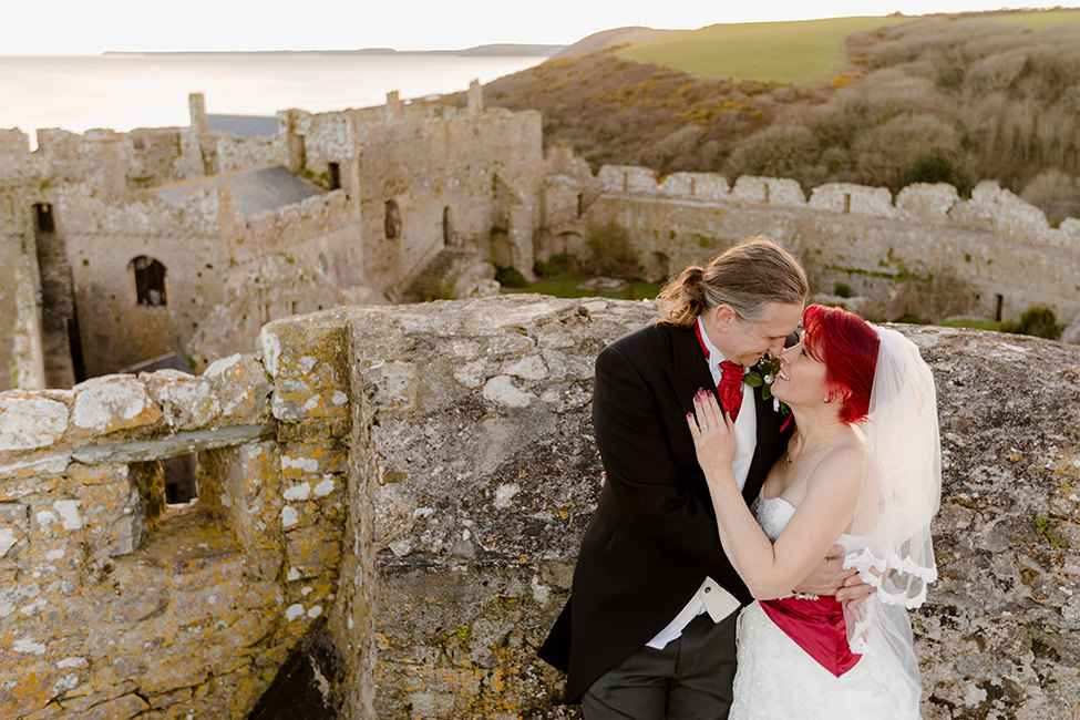 Read more about the article Manorbier Castle Wedding Photography | Pembrokeshire Wedding