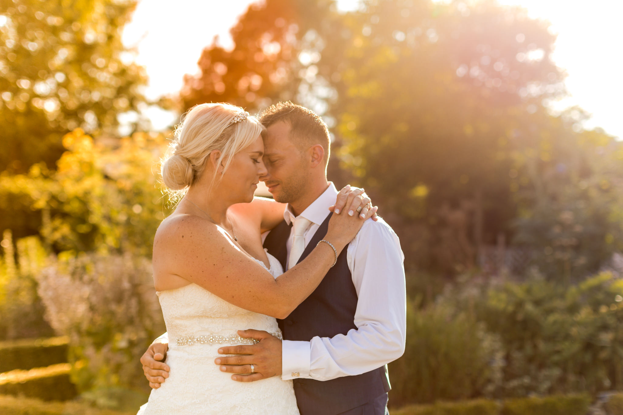 Read more about the article Cowbridge wedding photography | The Bear Hotel Wedding