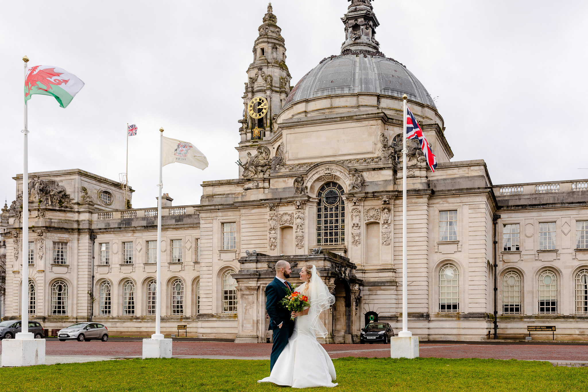 Wedding Photographer Cardiff - Cardiff City Hall Wedding Photography - Art by Design
