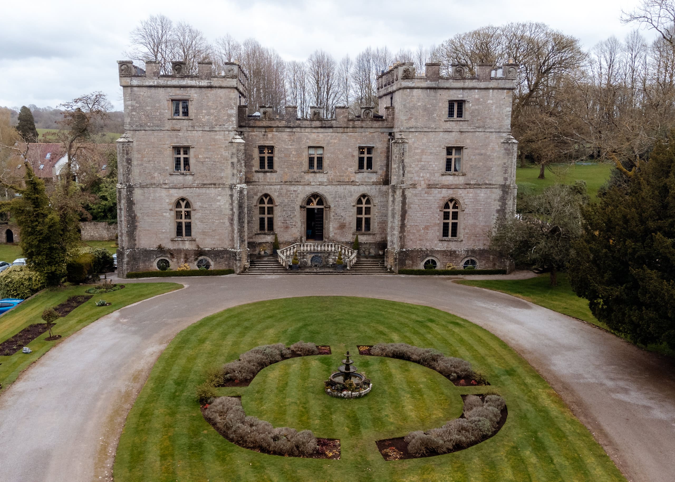 Read more about the article Weddings at Clearwell Castle | Wedding Photography