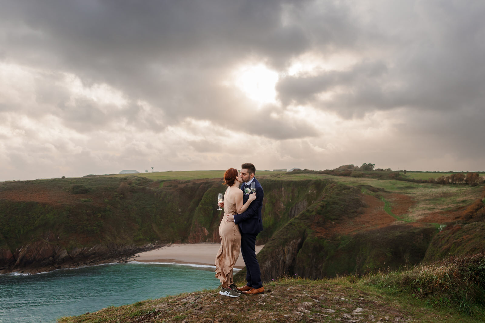 Pembrokeshire Wedding Photographer | Skrinkle Bay